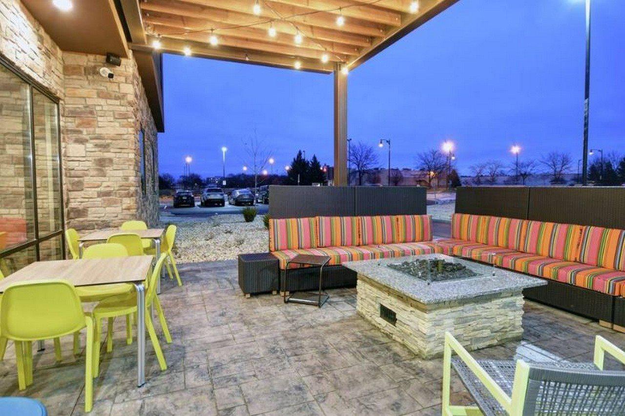Home2 Suites By Hilton Beloit Esterno foto