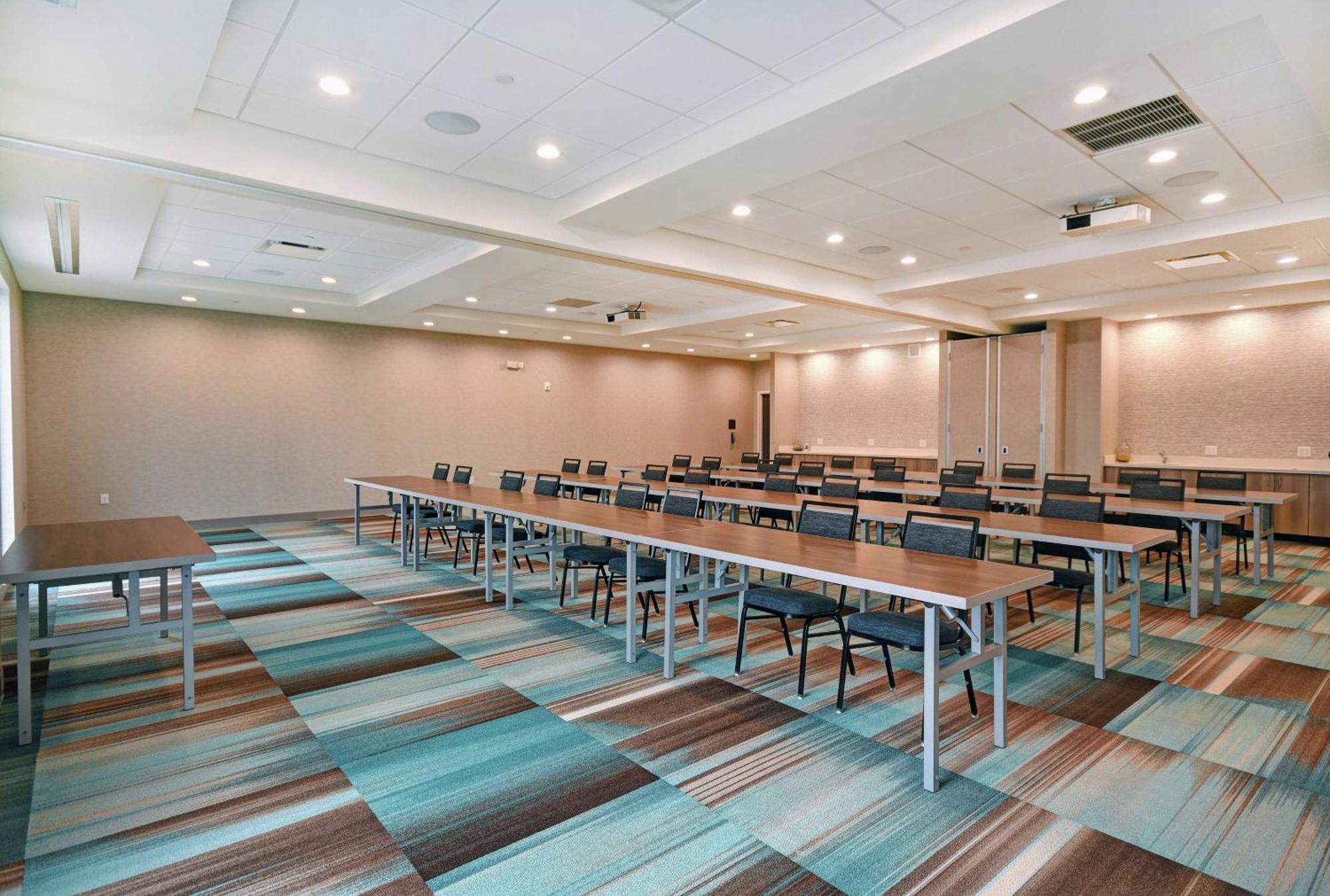 Home2 Suites By Hilton Beloit Esterno foto